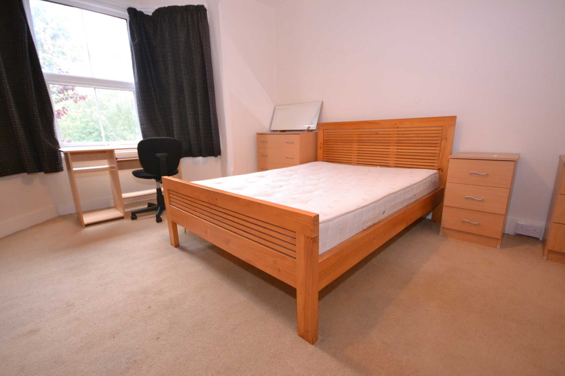 Palmer Park Ave, Earley, Reading, Berkshire, RG6 1DP, Image 2