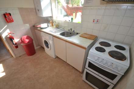 Palmer Park Ave, Earley, Reading, Berkshire, RG6 1DP, Image 4