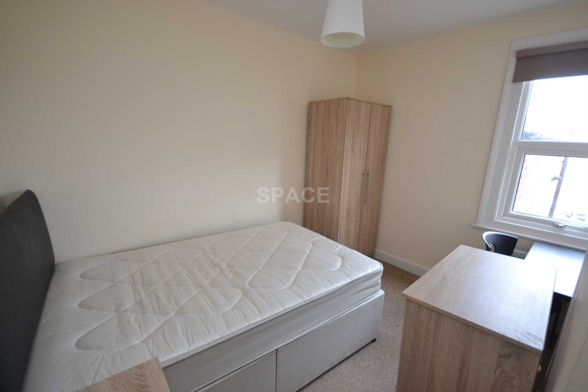 Brighton Road, Earley, Image 3
