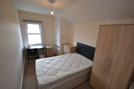 Brighton Road, Earley, Image 2