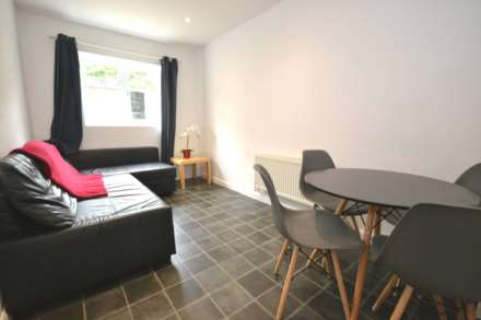 Donnington Gardens, Reading, Berkshire, RG1 5LZ, Image 6