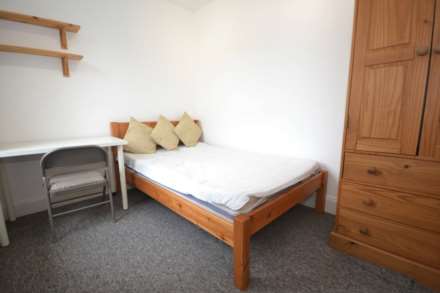 Donnington Gardens, Reading, Berkshire, RG1 5LZ, Image 8