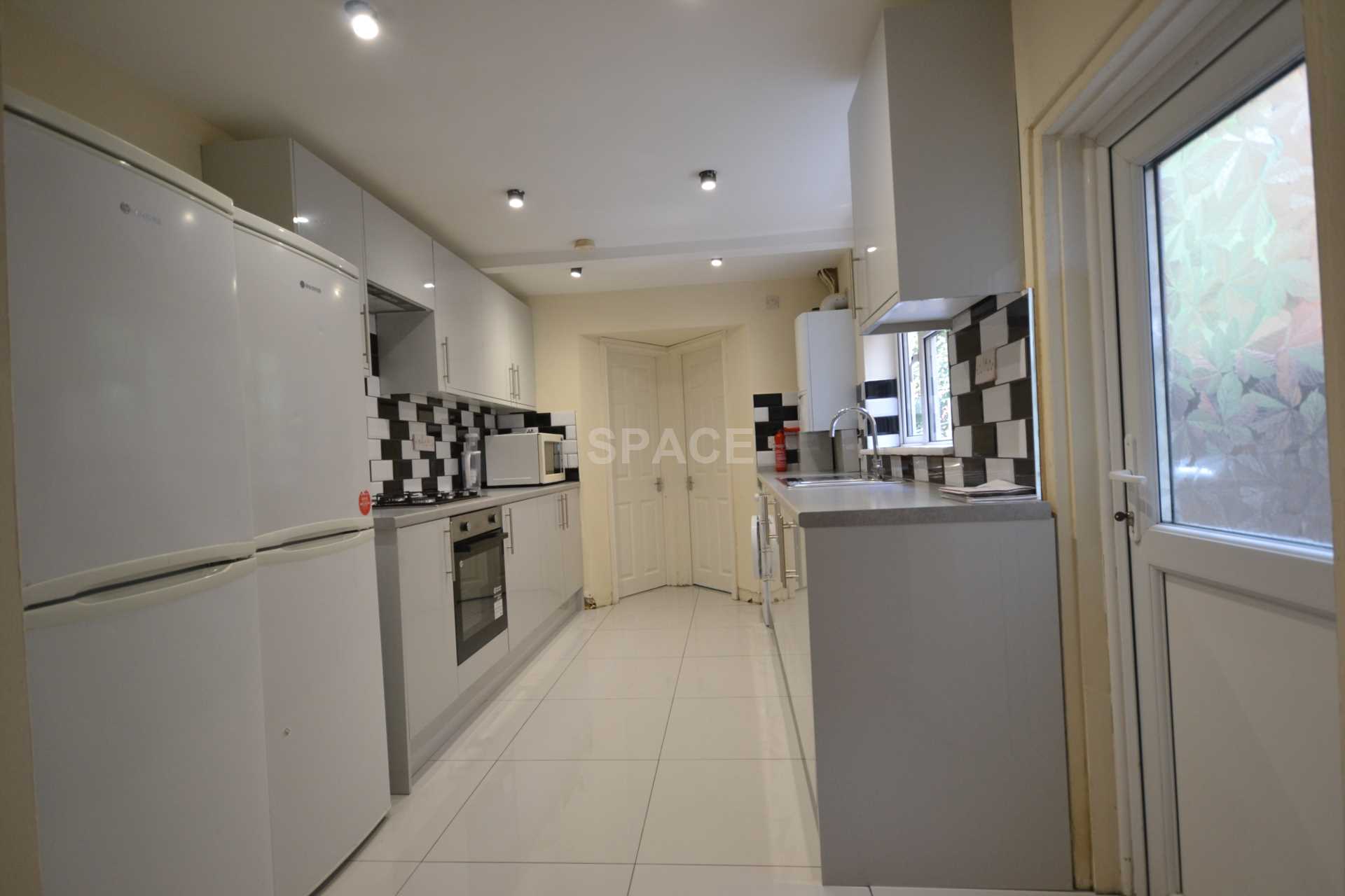 Grange Avenue, Reading, Berkshire, RG6 1DL, Image 1