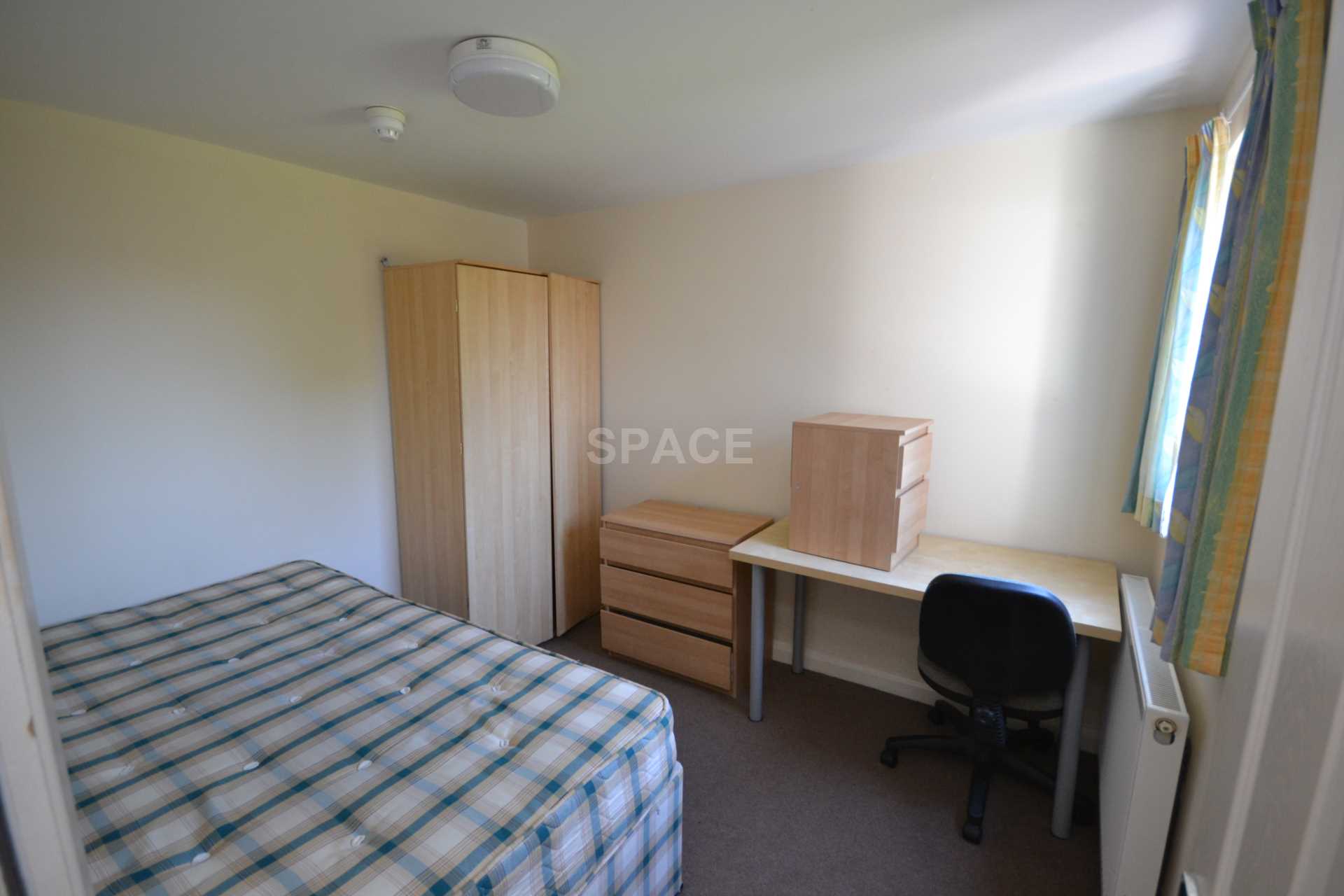 Bishops Road, Reading, Berkshire, RG6 1NP, Image 12
