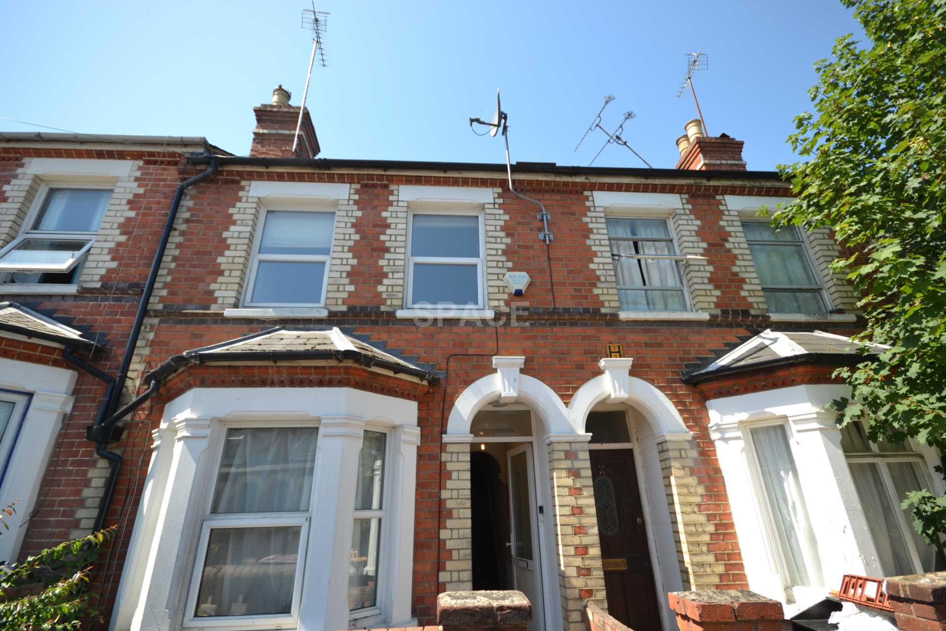 Bishops Road, Reading, Berkshire, RG6 1NP, Image 2