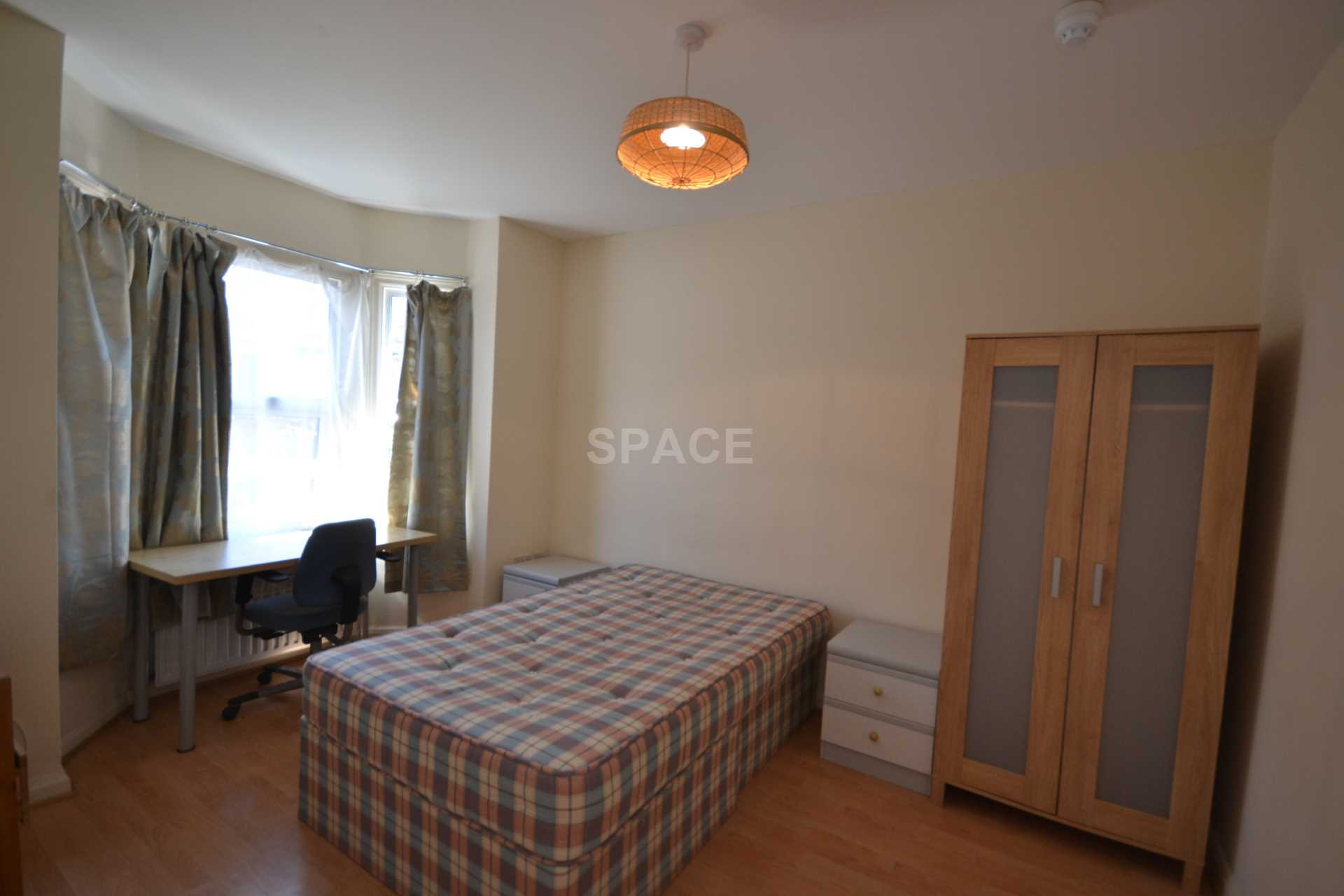 Bishops Road, Reading, Berkshire, RG6 1NP, Image 3