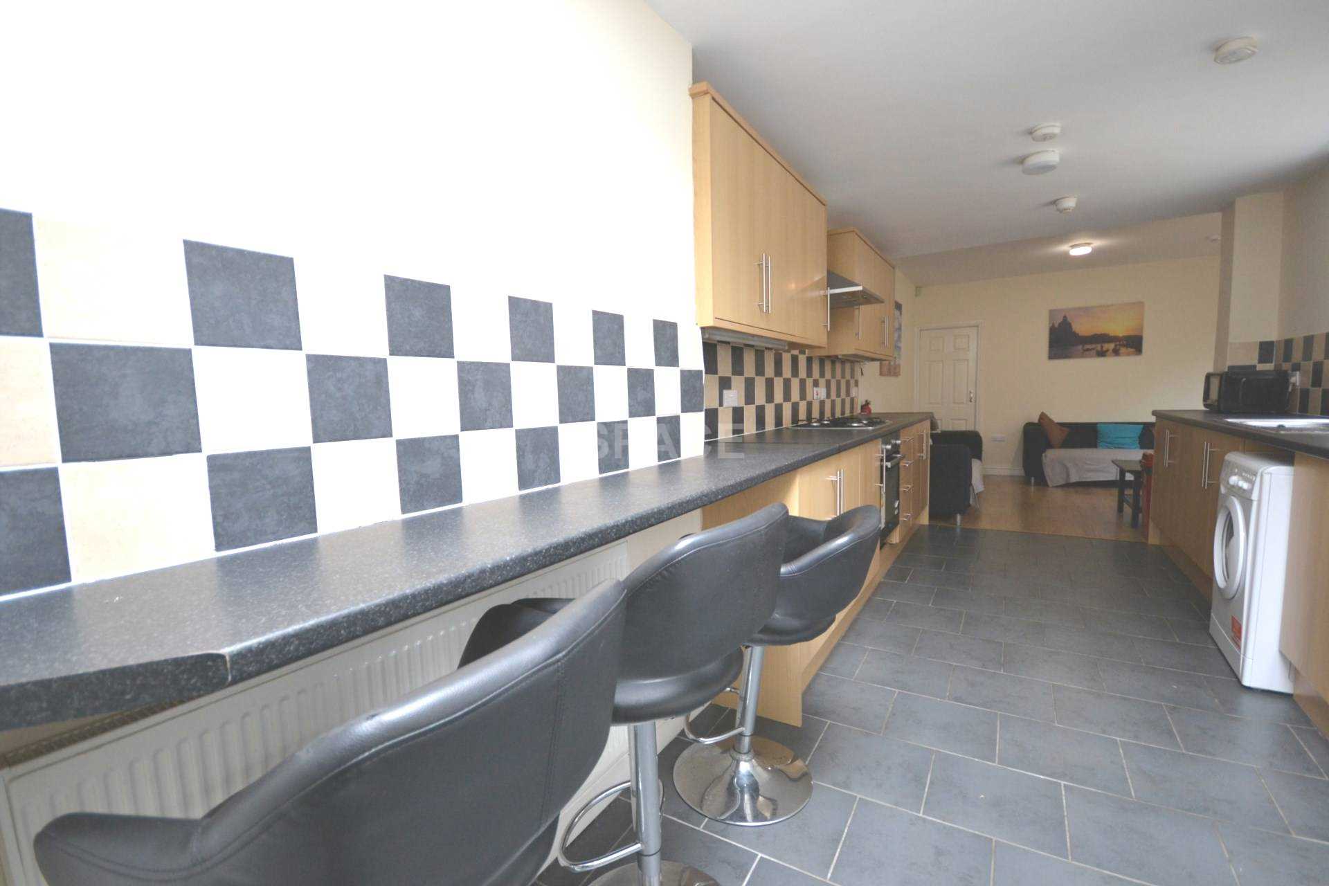 Grange Avenue, Reading, Berkshire, RG6 1DJ, Image 6