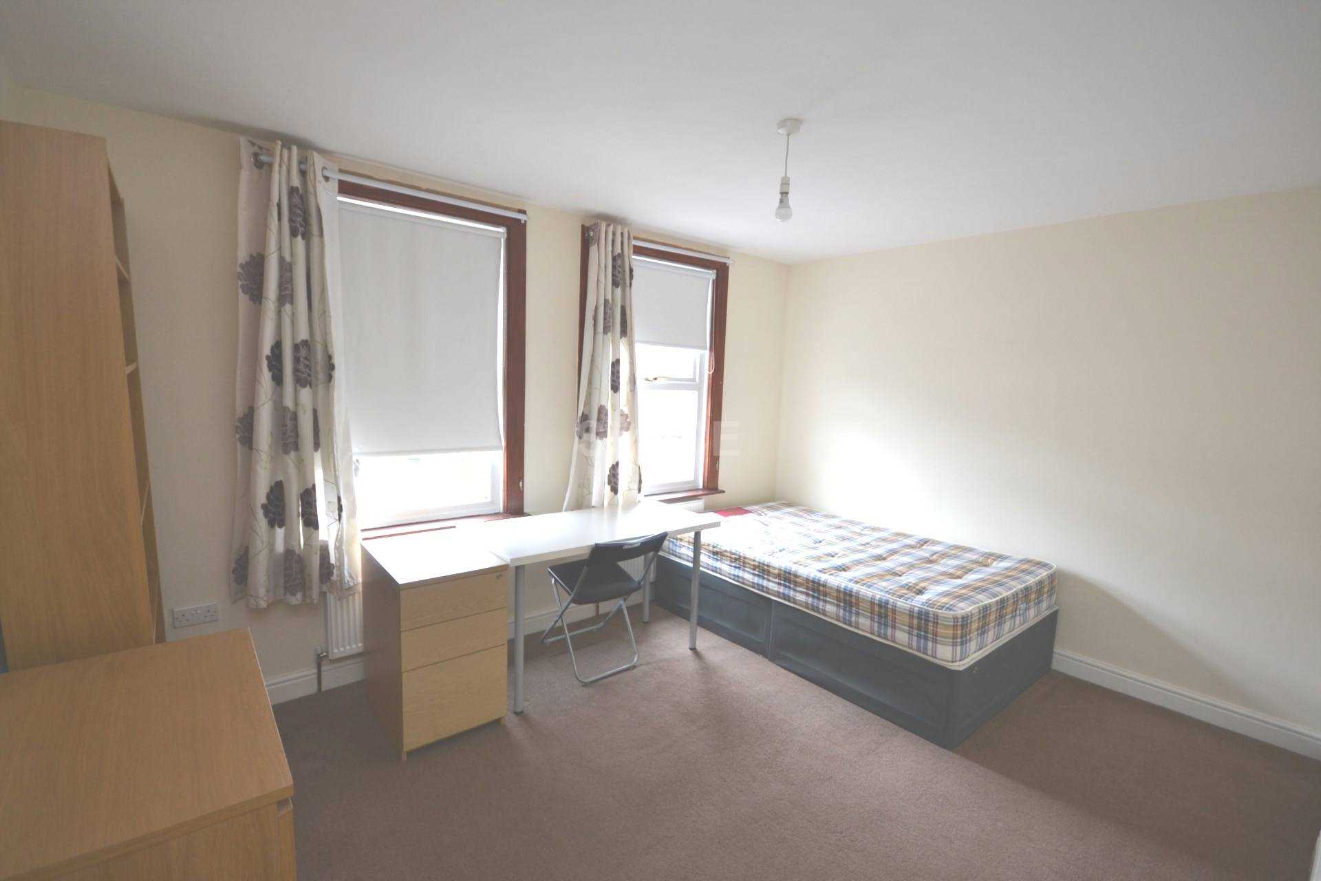 Grange Avenue, Reading, Berkshire, RG6 1DJ, Image 7