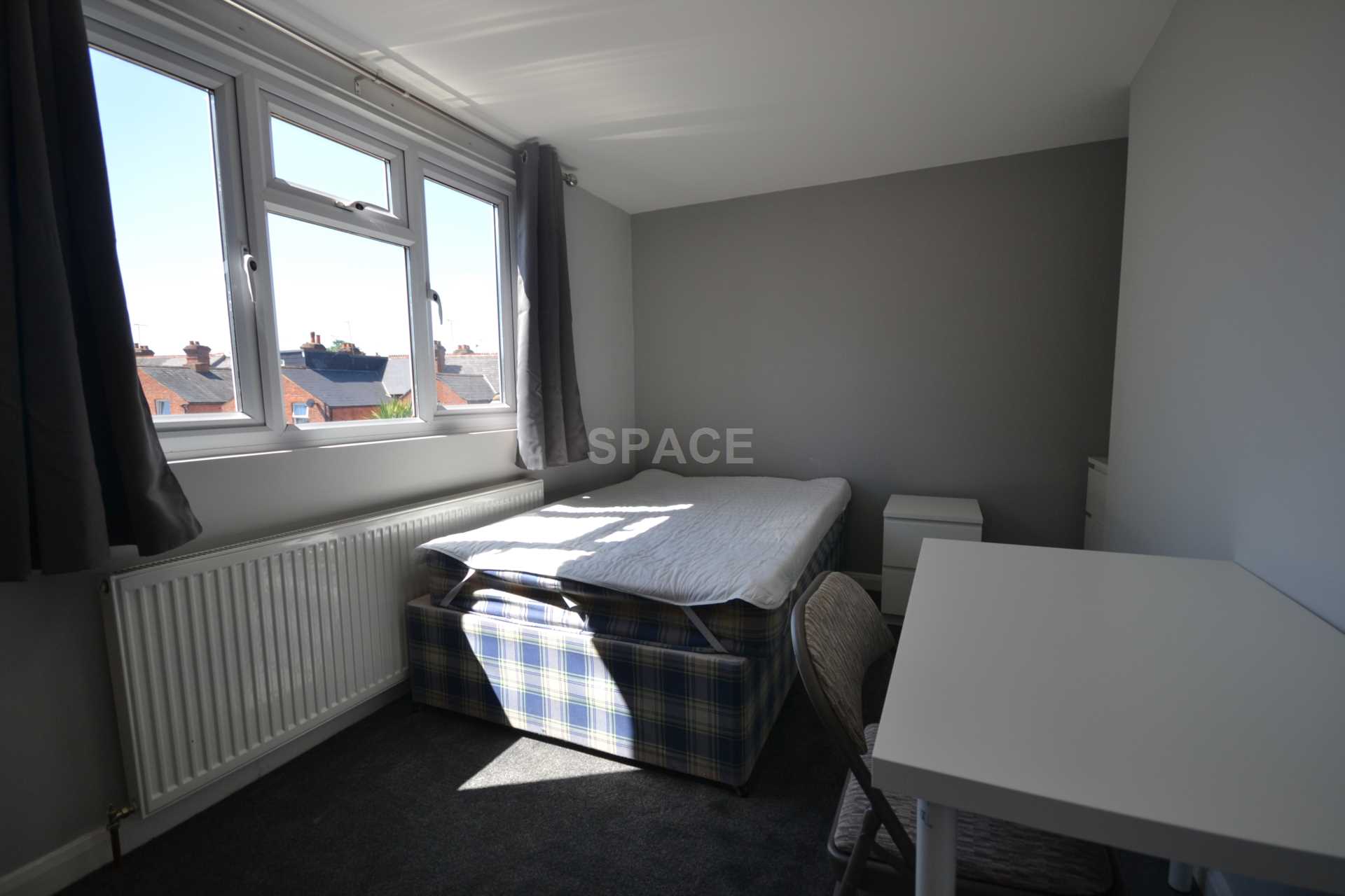 St Edwards Road, Reading, Berkshire, RG6 1NL, Image 18