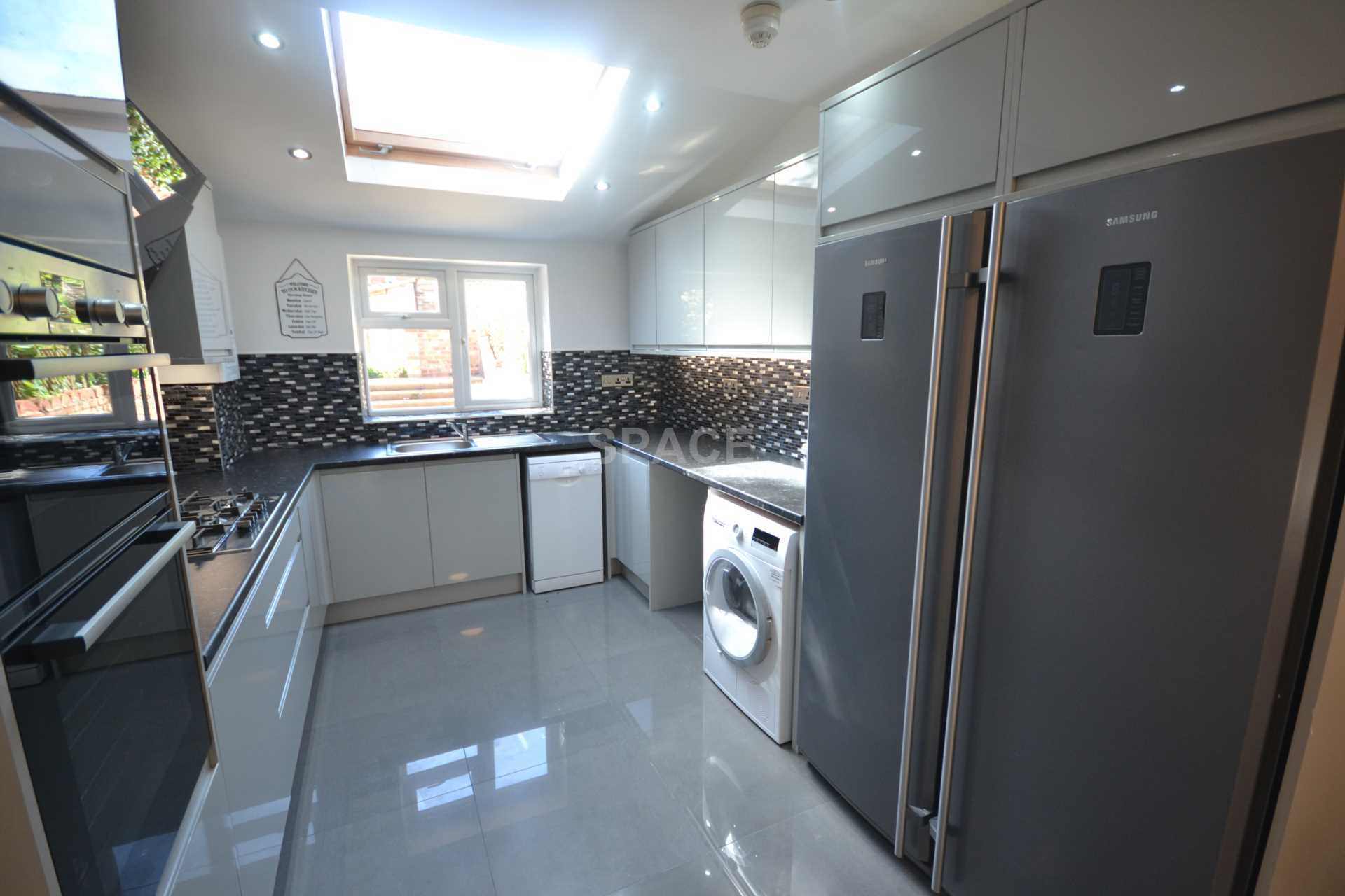 St Edwards Road, Reading, Berkshire, RG6 1NL, Image 5