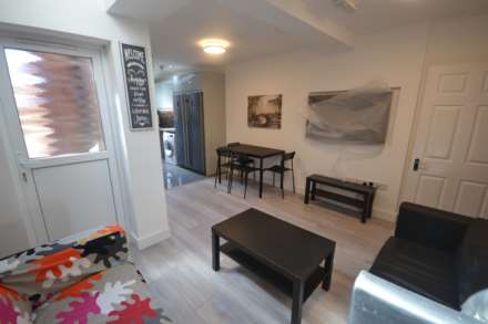St Edwards Road, Reading, Berkshire, RG6 1NL, Image 1
