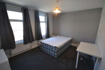 St Edwards Road, Reading, Berkshire, RG6 1NL, Image 11