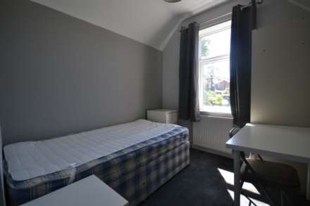 St Edwards Road, Reading, Berkshire, RG6 1NL, Image 17