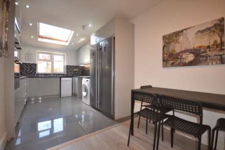 St Edwards Road, Reading, Berkshire, RG6 1NL, Image 2