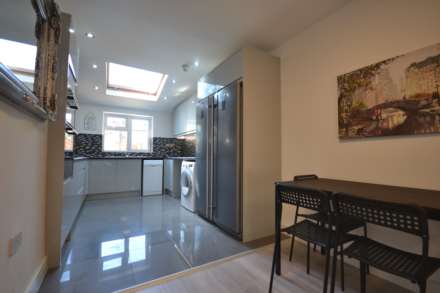 St Edwards Road, Reading, Berkshire, RG6 1NL, Image 3