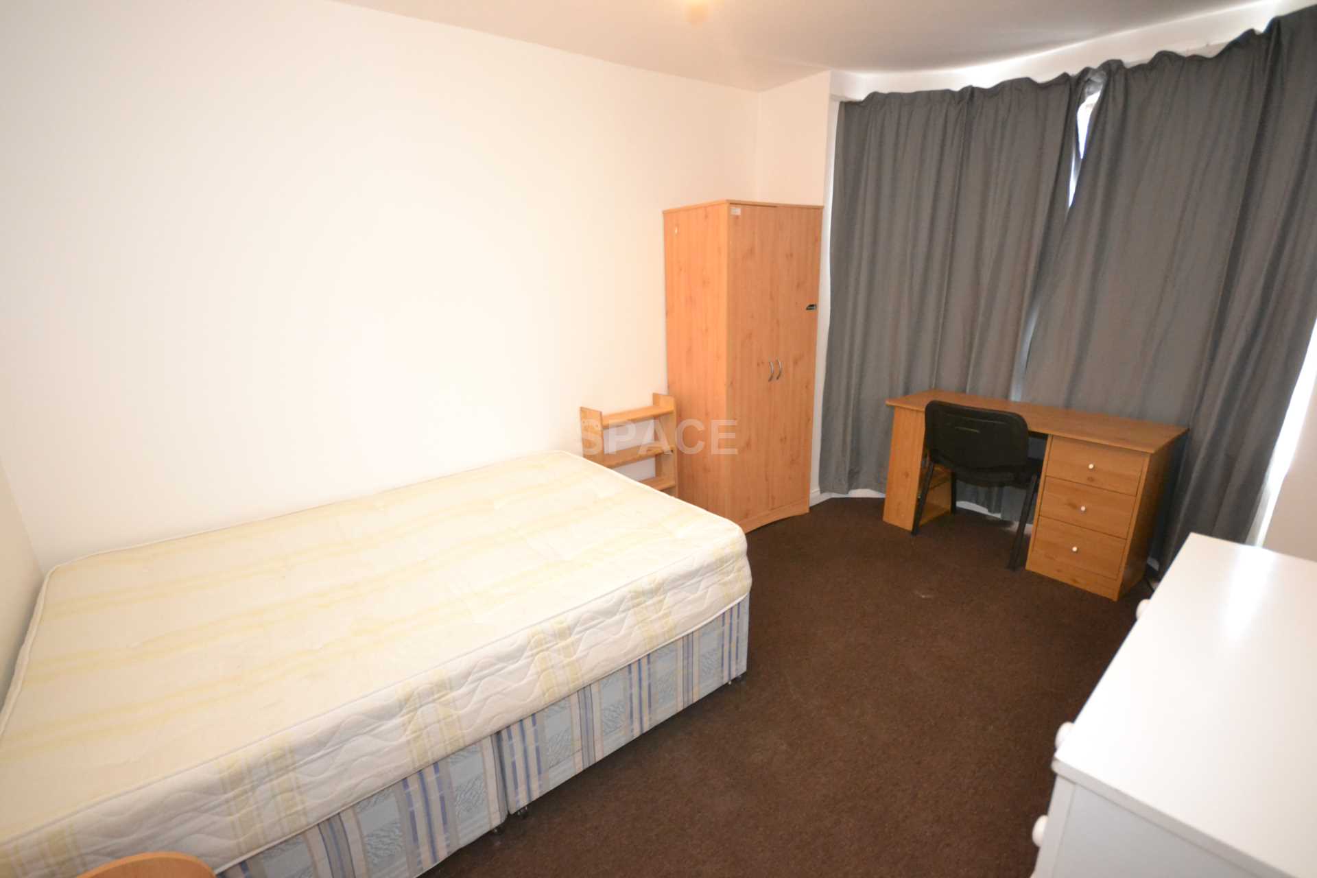 Grange Avenue, Earley, Reading, Berkshire, RG6 1DL, Image 2