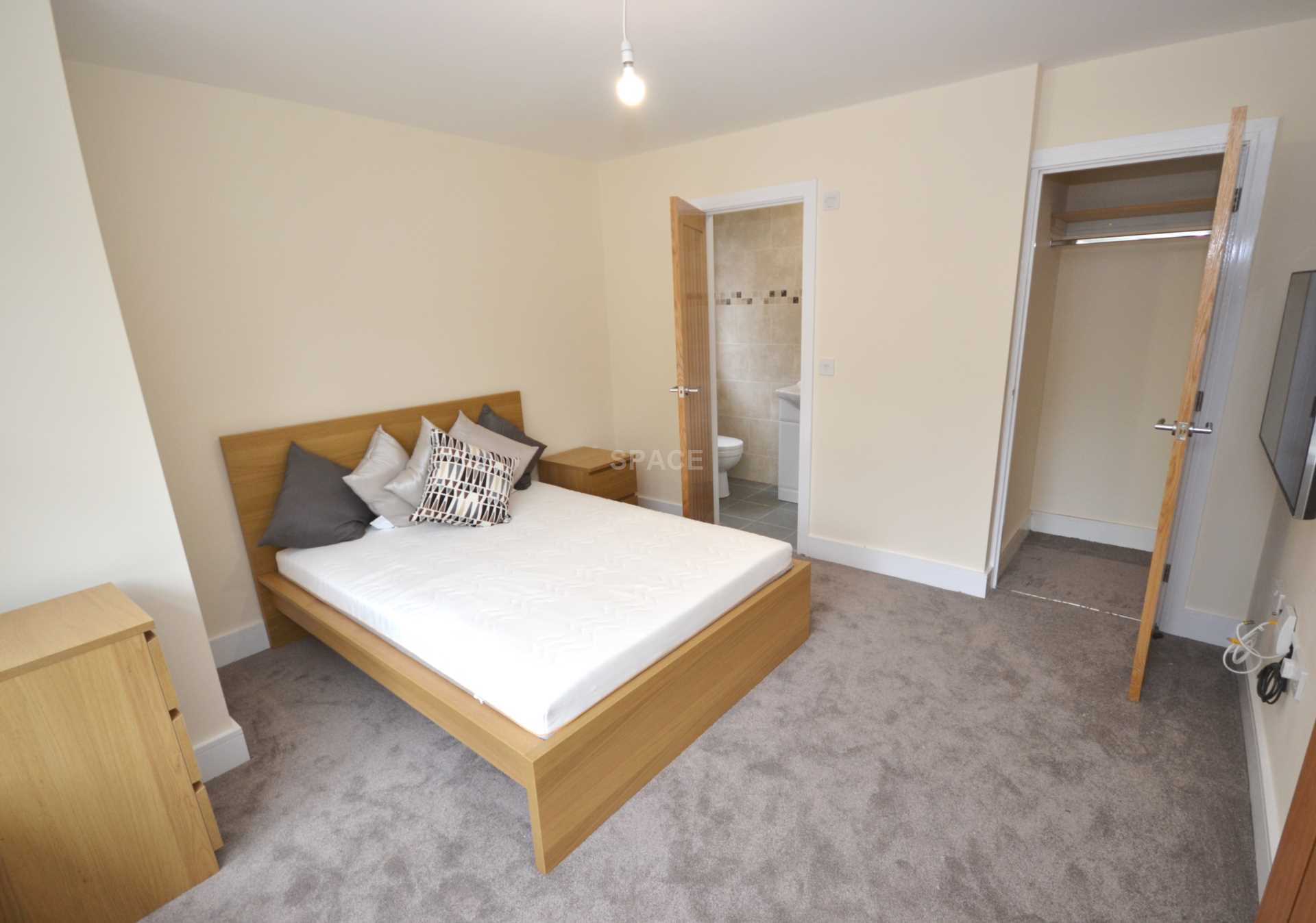 Church Road, Reading, Berkshire, RG6 1HW - Room 1, Image 2