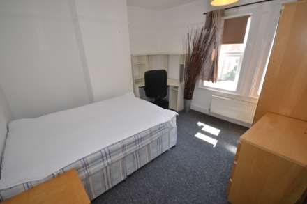 Cardigan Gardens, Reading, Berkshire, RG1 5QP, Image 7