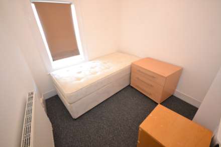 Cardigan Gardens, Reading, Berkshire, RG1 5QP, Image 8