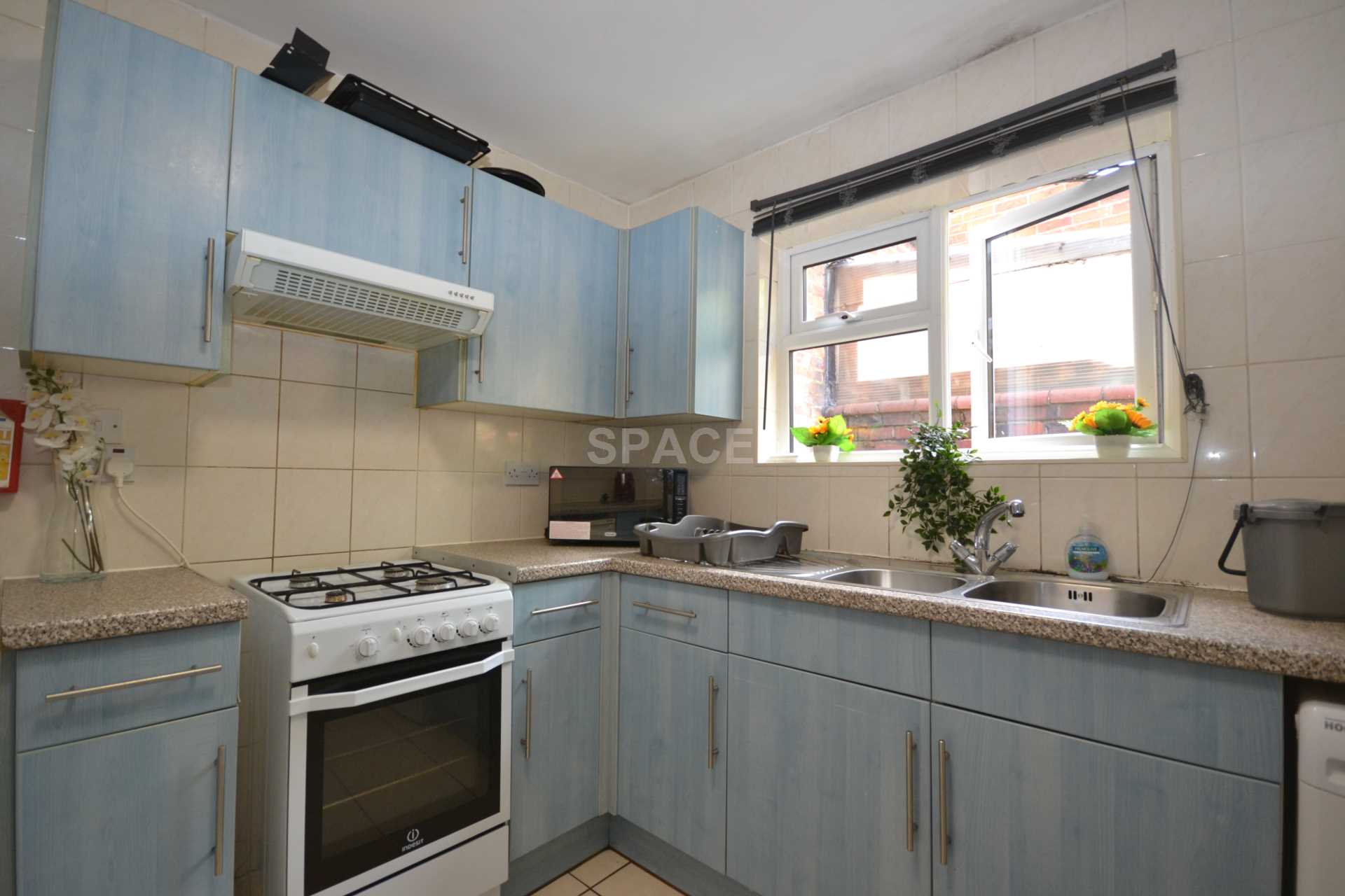 St Peters Road, Reading, Berkshire, RG6 1PA, Image 9