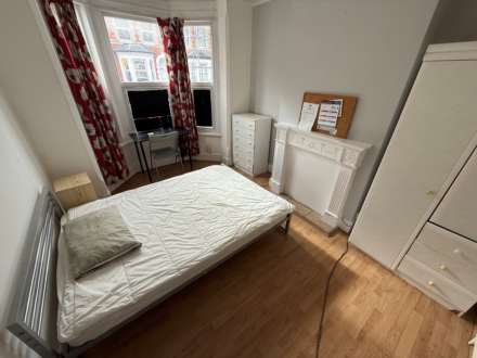 Grange Avenue, Reading, Berkshire, RG6 1DL, Image 9