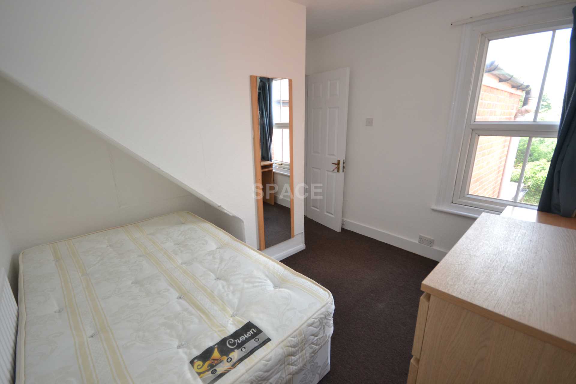 Pitcroft Avenue, Earley, Reading, Berkshire, RG6 1NN, Image 12