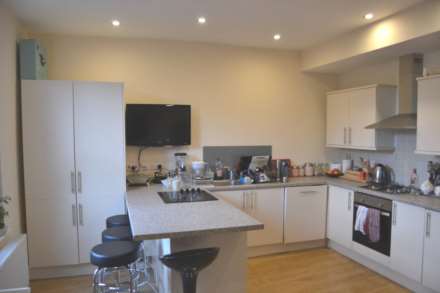 8 Bedroom End Terrace, Erleigh Road, Reading, Berkshire, RG1 5NB