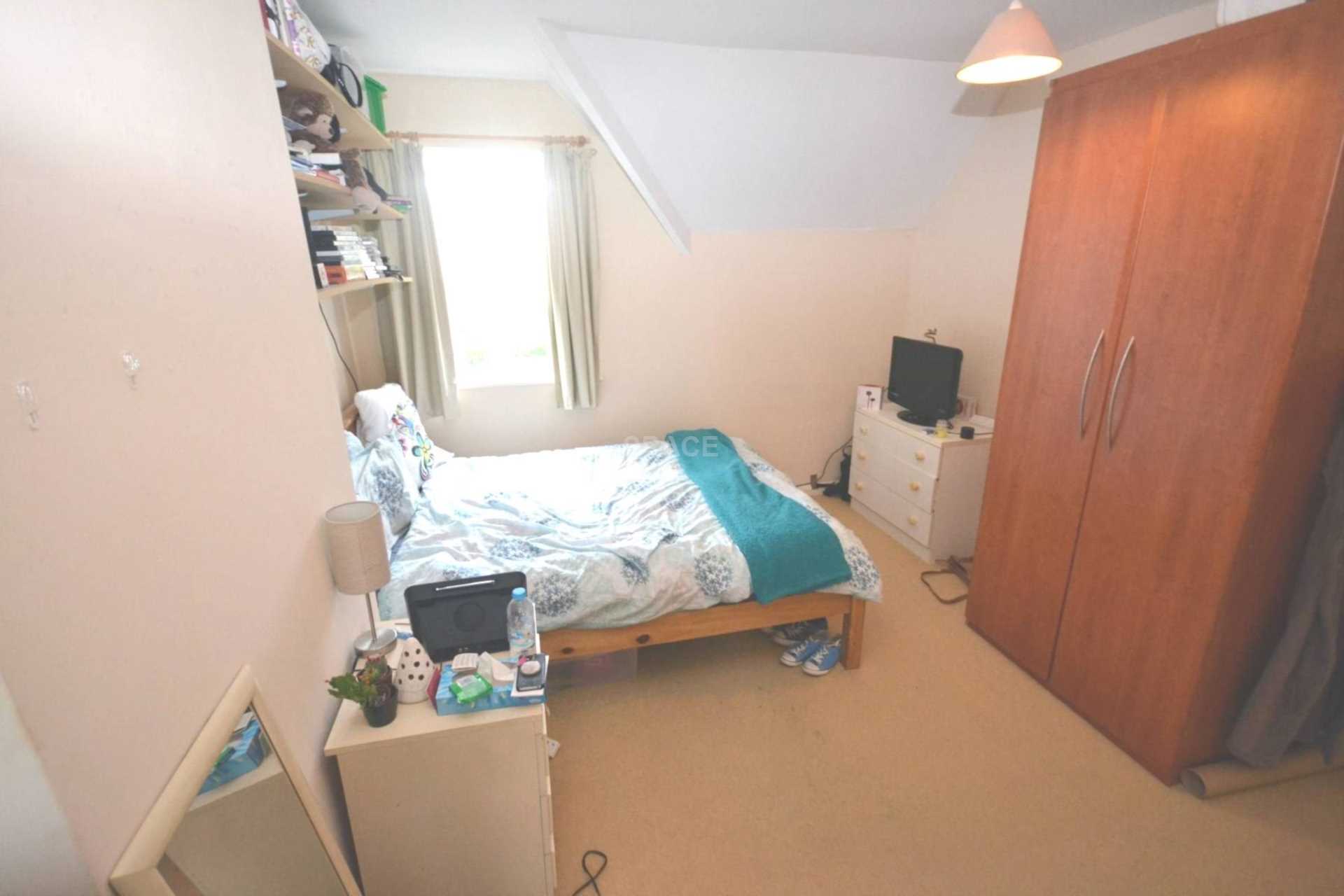Hawthorn Gardens, Reading, Berkshire, RG2 7NA, Image 6