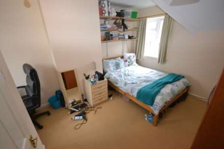 Hawthorn Gardens, Reading, Berkshire, RG2 7NA, Image 3