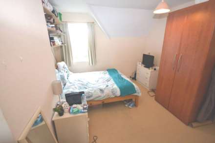 Hawthorn Gardens, Reading, Berkshire, RG2 7NA, Image 6