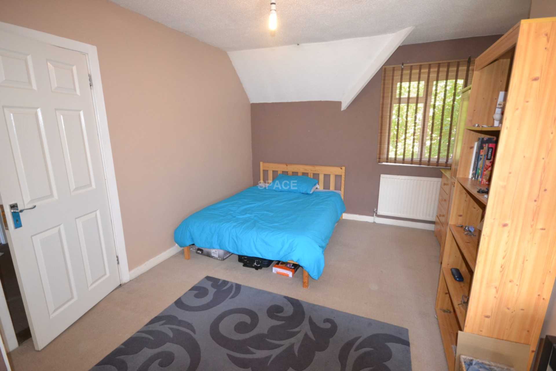 Hawthorn Gardens, Reading, Berkshire, RG2 7NA, Image 1