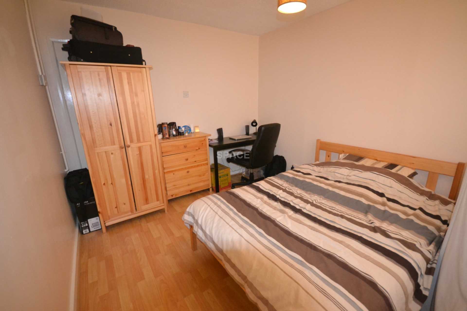 Hawthorn Gardens, Reading, Berkshire, RG2 7NA, Image 3