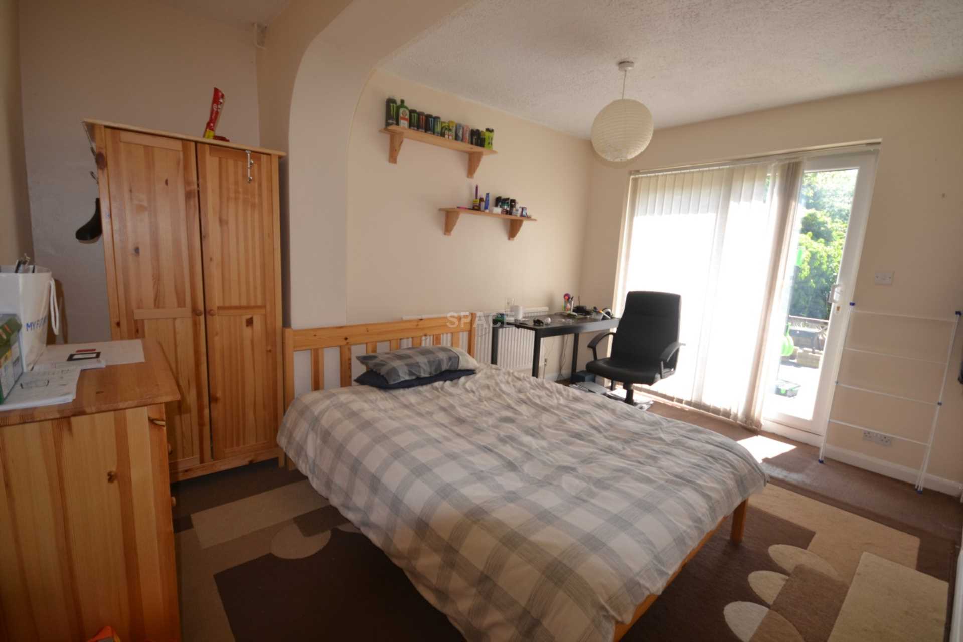 Hawthorn Gardens, Reading, Berkshire, RG2 7NA, Image 6