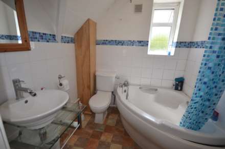 Hawthorn Gardens, Reading, Berkshire, RG2 7NA, Image 4