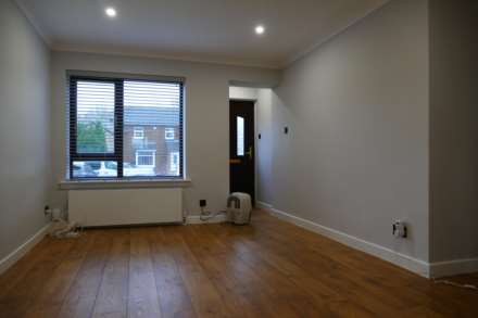 Lochlibo Court, Dreghorn, Image 2