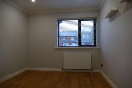 Lochlibo Court, Dreghorn, Image 9