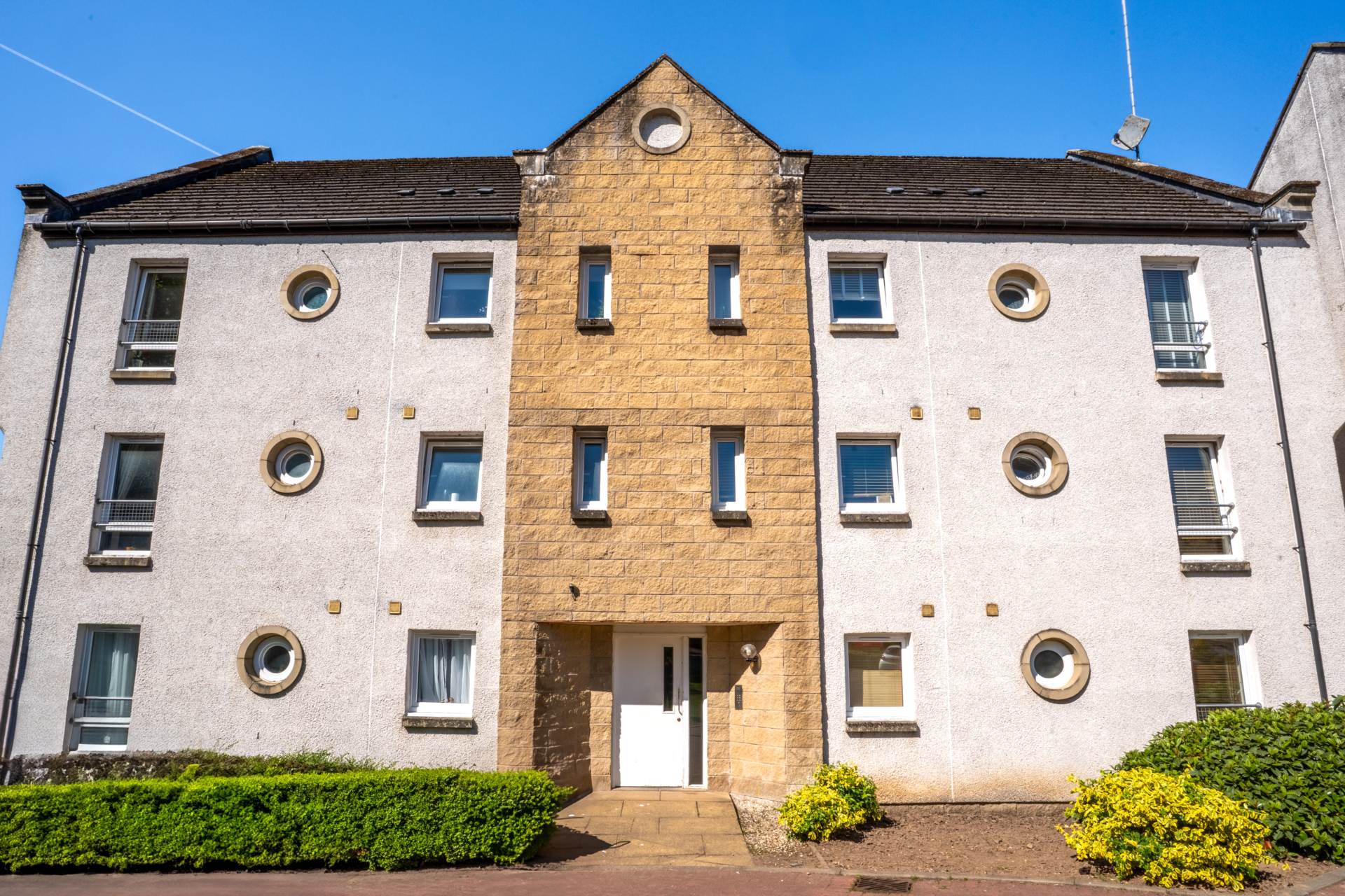 Gilbert Sheddon Court, Stewarton, Image 1