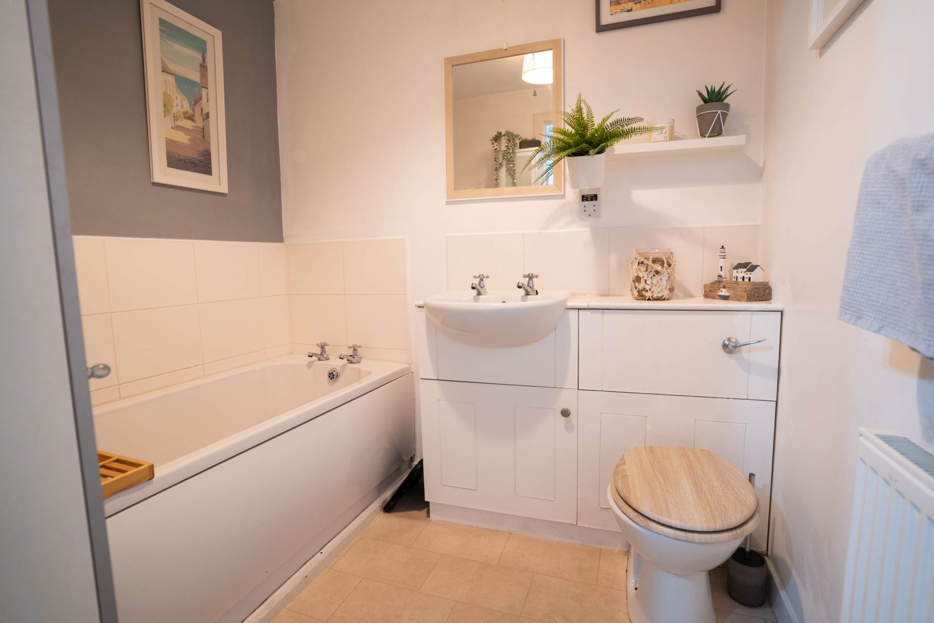 Gilbert Sheddon Court, Stewarton, Image 13