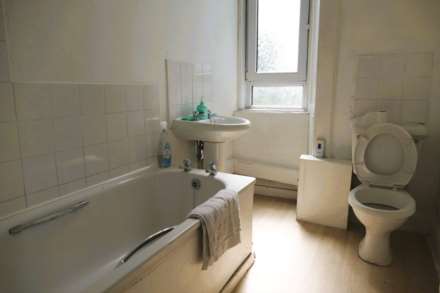 Dunlop Street, Stewarton, Image 3