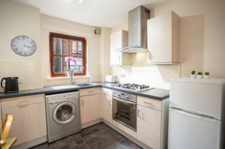 Centenary Court, Barrhead, Image 8