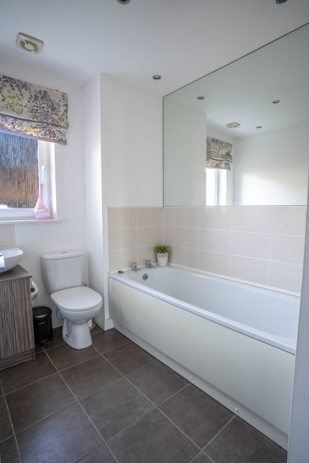 Walnut Grove, Stewarton., Image 19