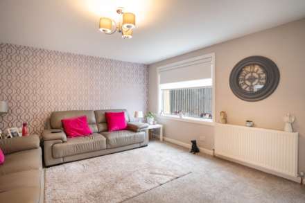 Cutsburn Place, Stewarton, Image 4