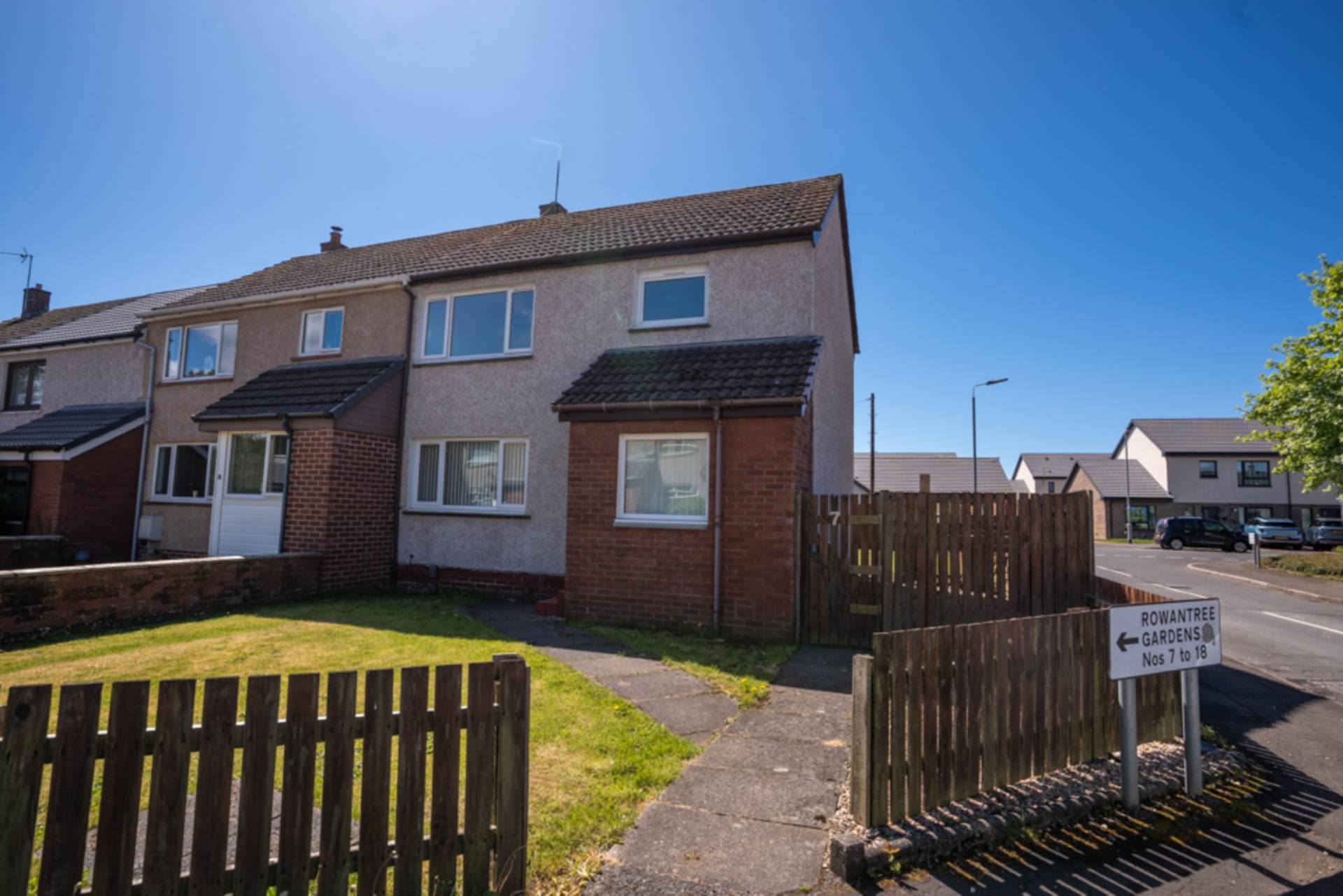 Rowantree Gardens, Dreghorn, Image 1