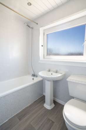 Rowantree Gardens, Dreghorn, Image 16