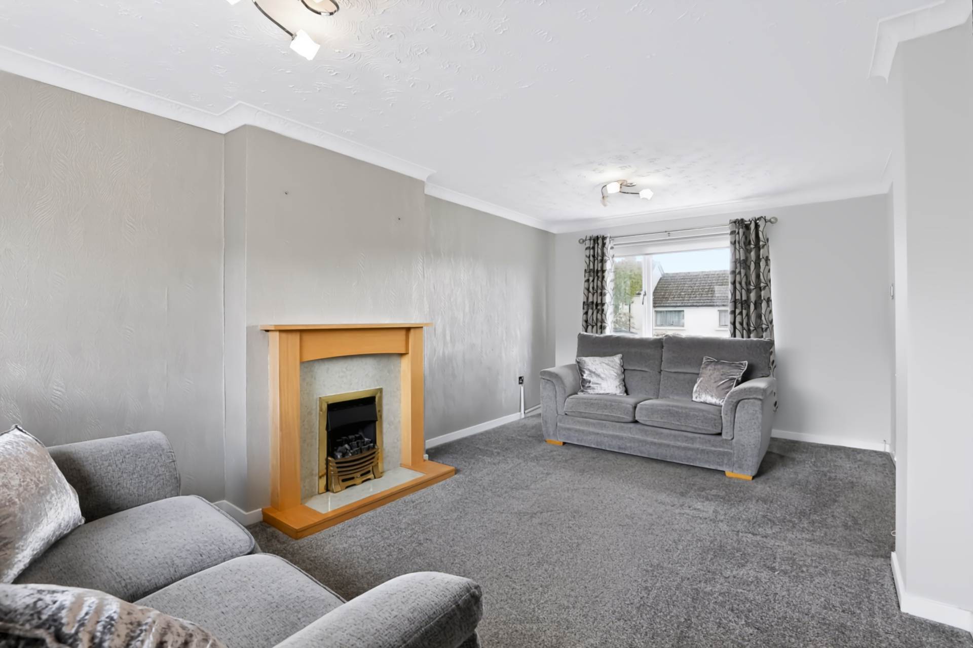 Lloyd Walk, Stewarton, Image 4