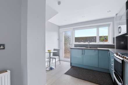 Lloyd Walk, Stewarton, Image 9