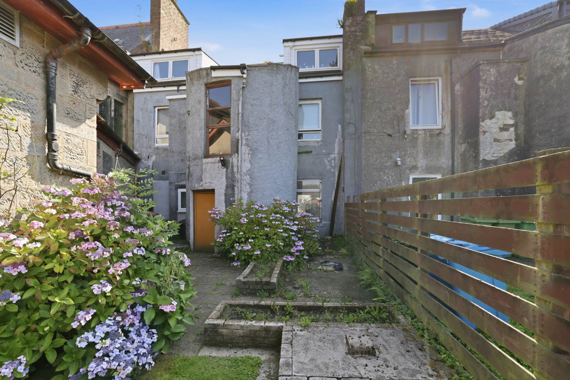 Main Street, Neilston, G78, Image 18