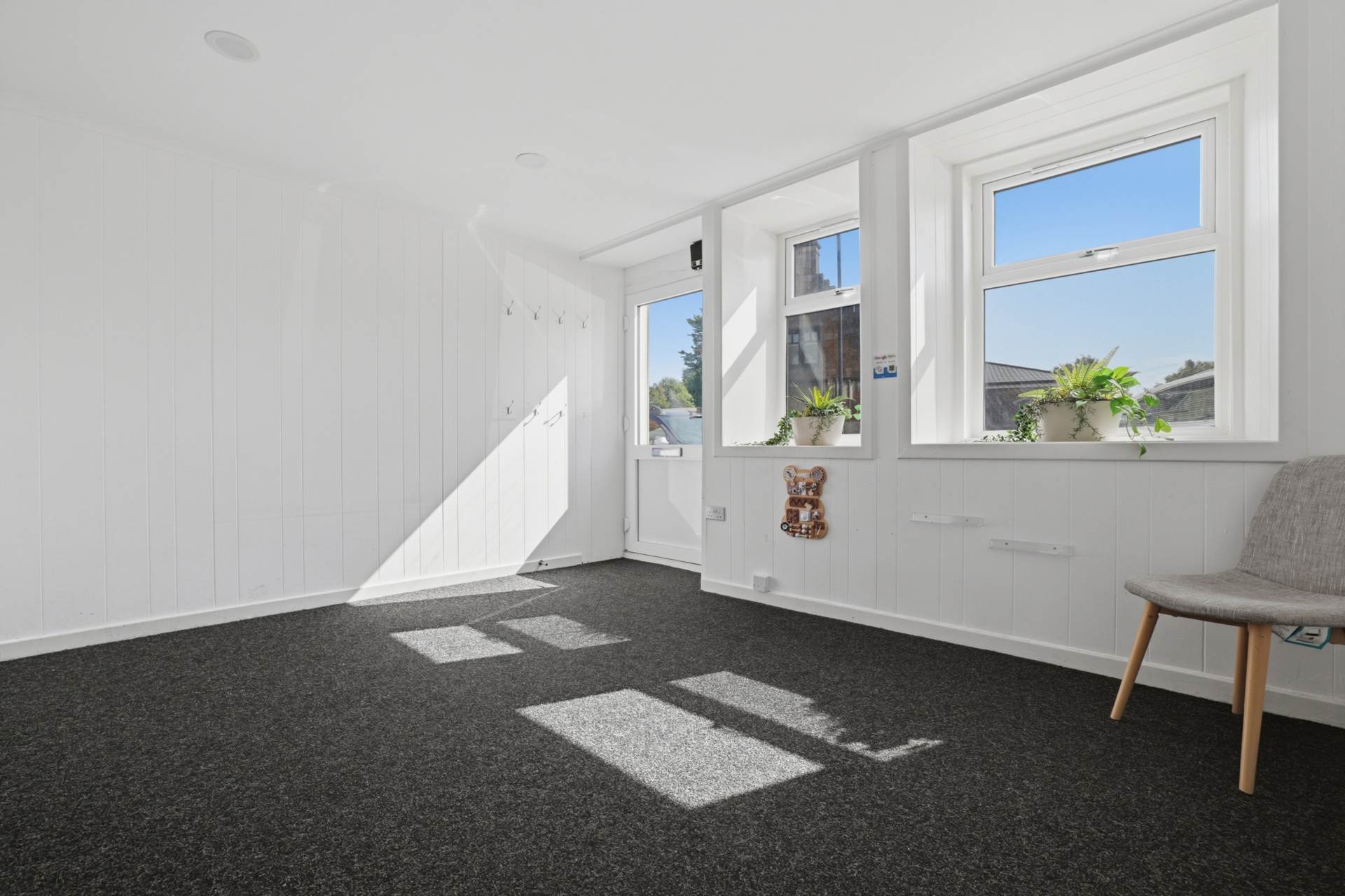 Main Street, Neilston, G78, Image 3
