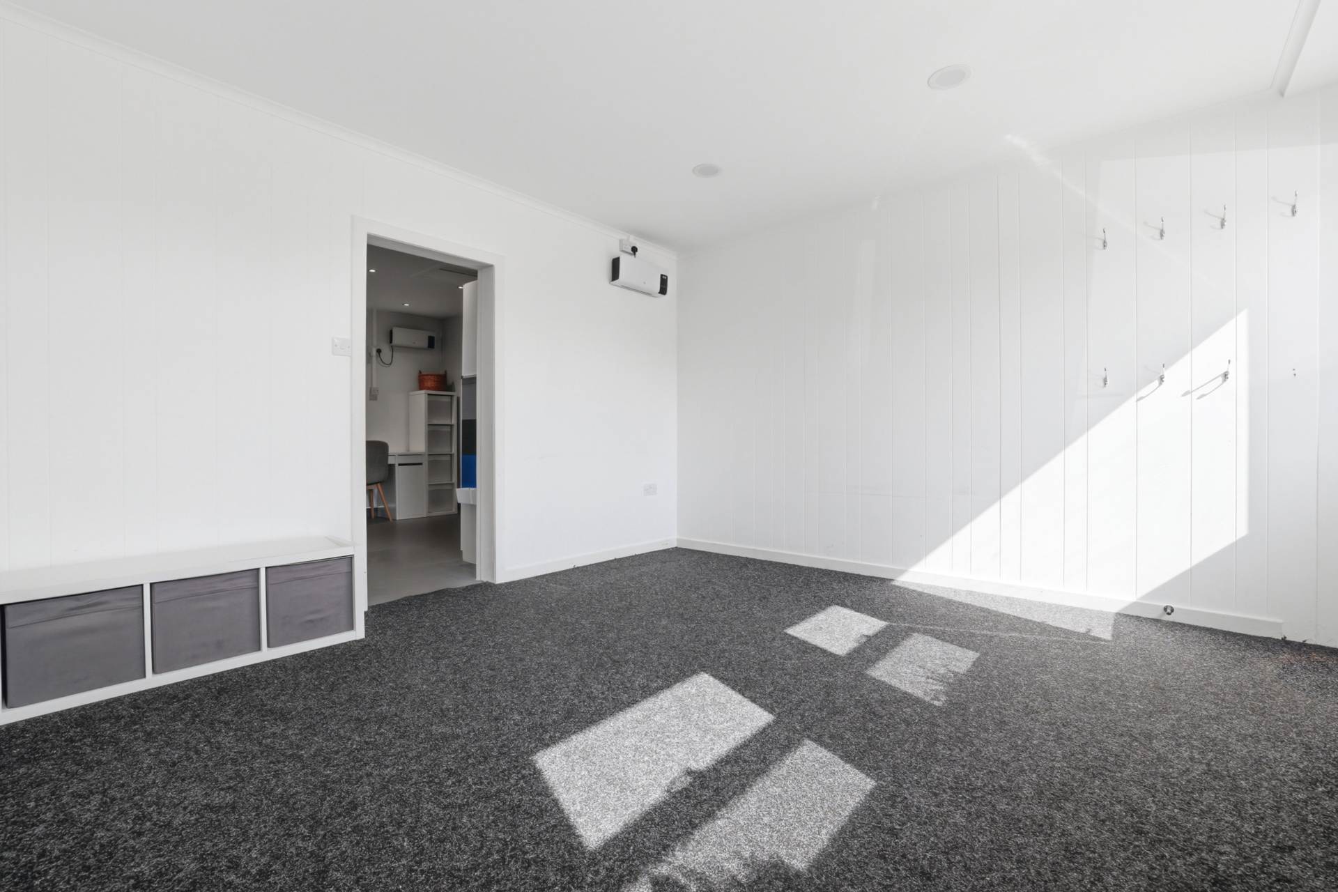 Main Street, Neilston, G78, Image 4