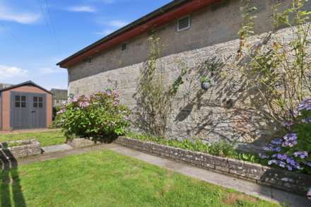 Main Street, Neilston, G78, Image 19